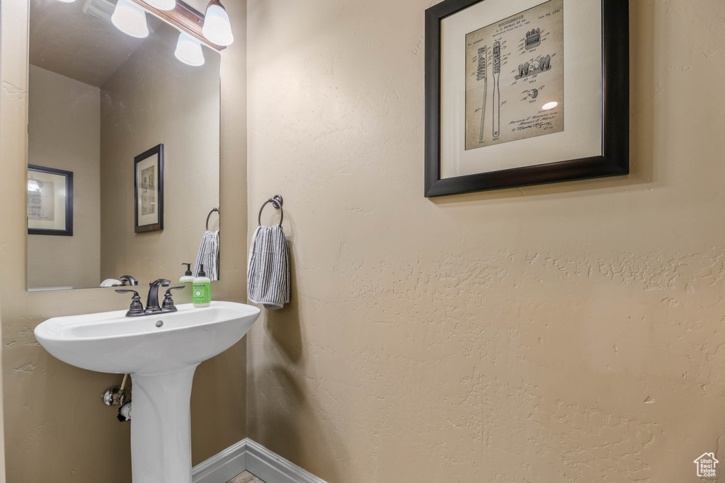 4683 W CEE JAY CT South Jordan, UT 84009
