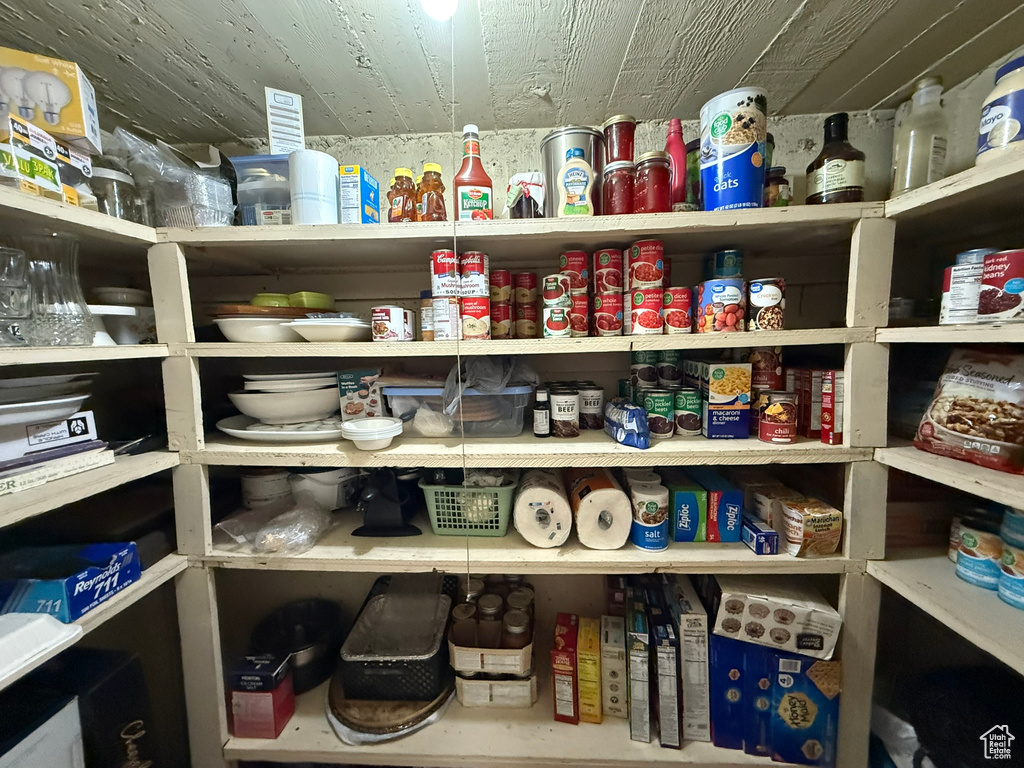 5140 S 2175 W Roy, UT 84067