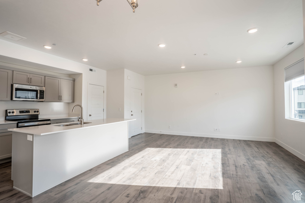 Photo 9 for MLS #2097479 at 1076 W 490 South #204