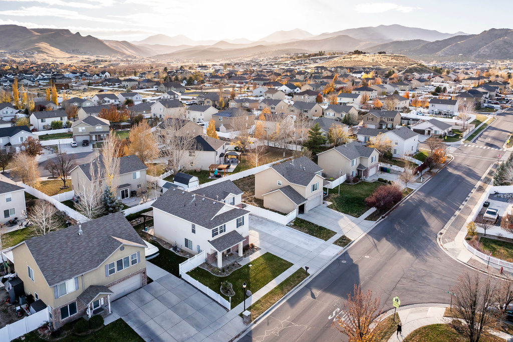 6733 W MARY LEIZAN LN Herriman, UT 84096