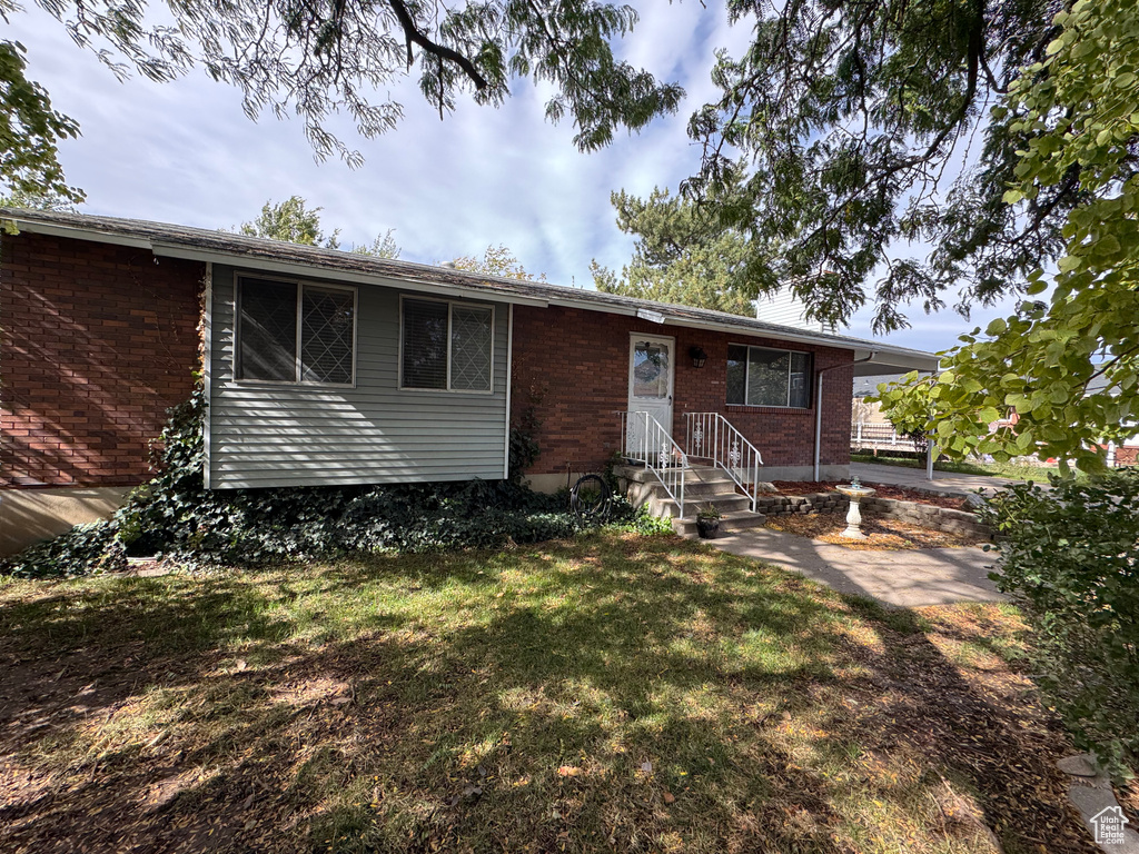 Photo 3 for MLS #2097506 at 1844 Sorrento Dr