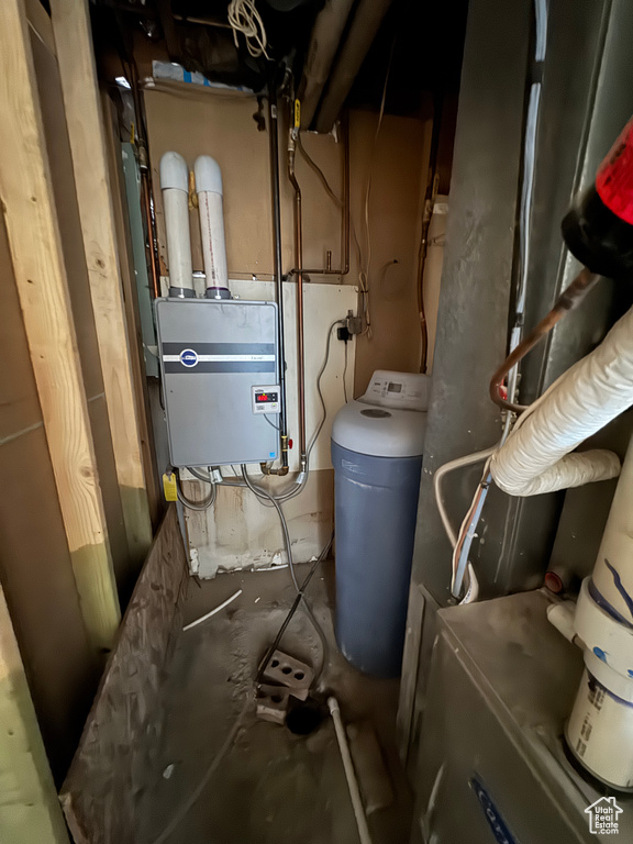 631 WEST MAIN ST Wellington, UT 84542