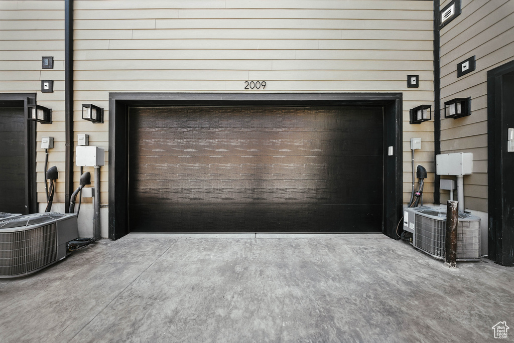 2009 E BEVERLY DR Holladay, UT 84117