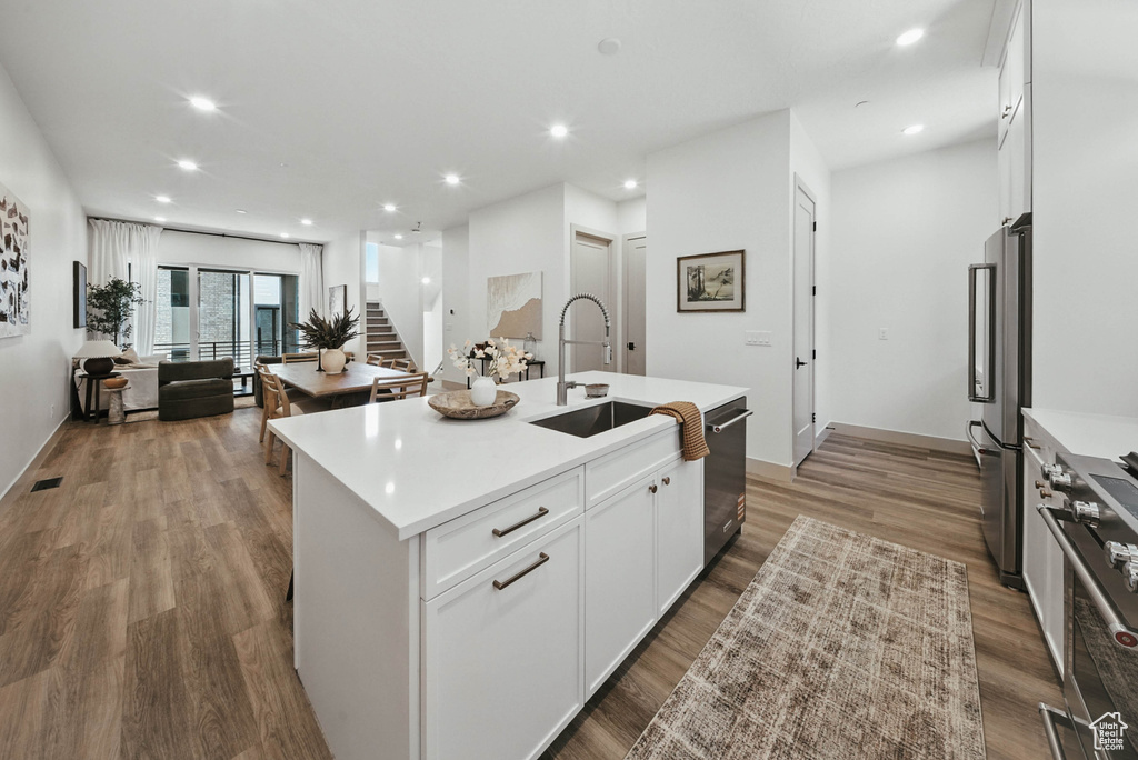 2009 E BEVERLY DR Holladay, UT 84117