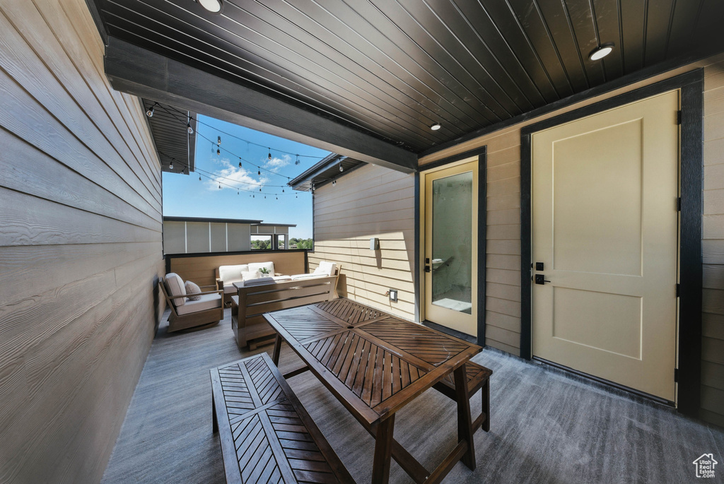 2009 E BEVERLY DR Holladay, UT 84117