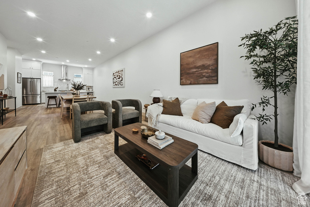 2009 E BEVERLY DR Holladay, UT 84117