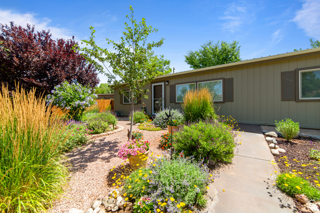 460 E BOWEN CIR Moab, UT 84532