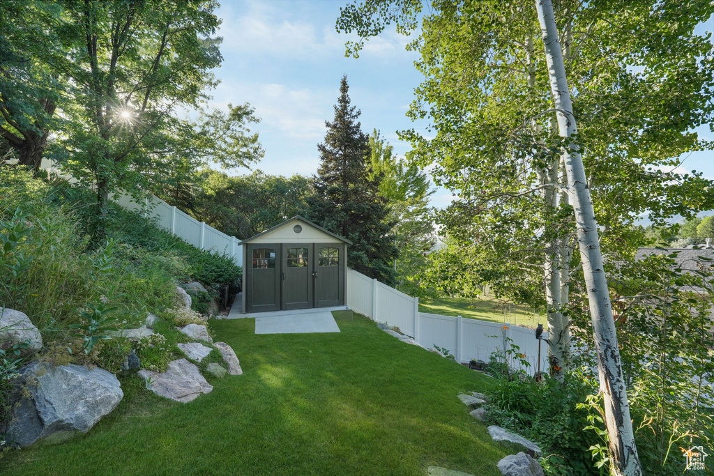 219 DEERHOLLOW CIR North Salt Lake, UT 84054