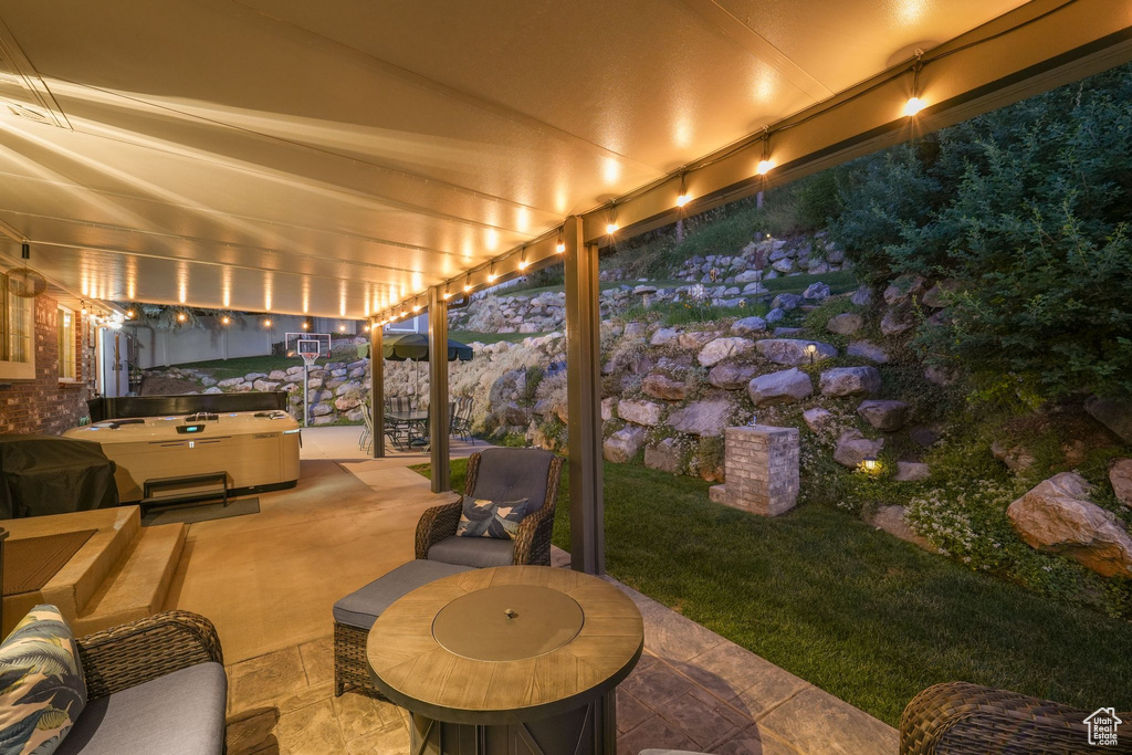 219 DEERHOLLOW CIR North Salt Lake, UT 84054