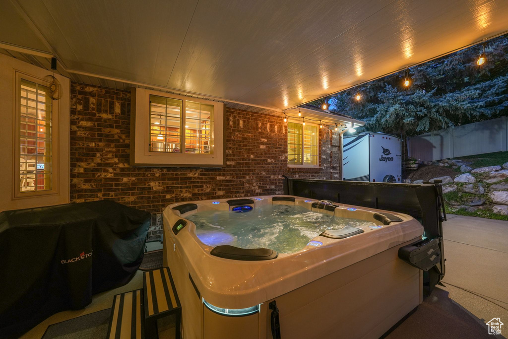 219 DEERHOLLOW CIR North Salt Lake, UT 84054