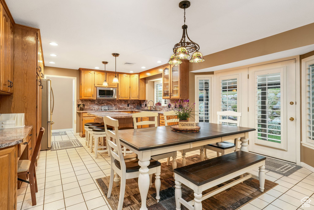 219 DEERHOLLOW CIR North Salt Lake, UT 84054