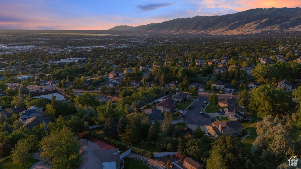 219 DEERHOLLOW CIR North Salt Lake, UT 84054