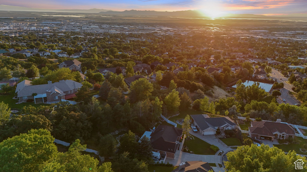 219 DEERHOLLOW CIR North Salt Lake, UT 84054