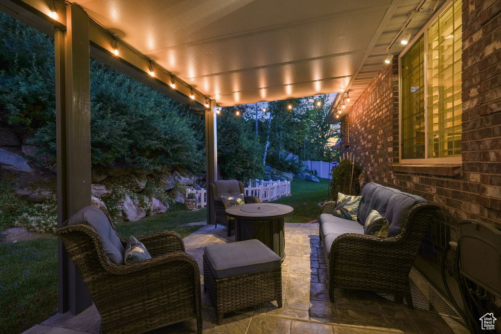 219 DEERHOLLOW CIR North Salt Lake, UT 84054