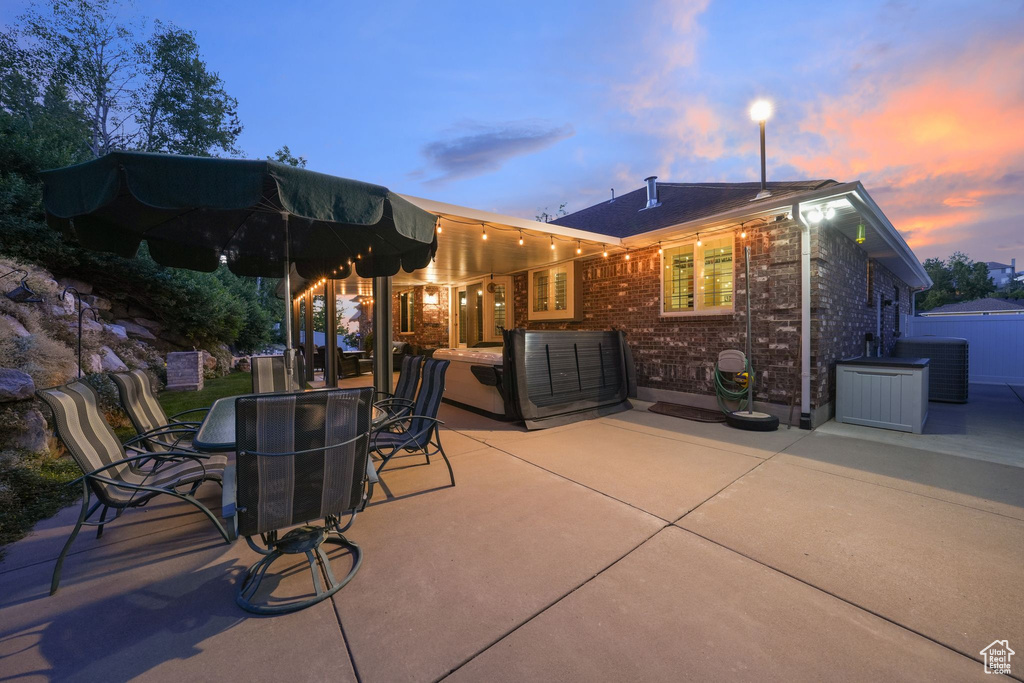 219 DEERHOLLOW CIR North Salt Lake, UT 84054