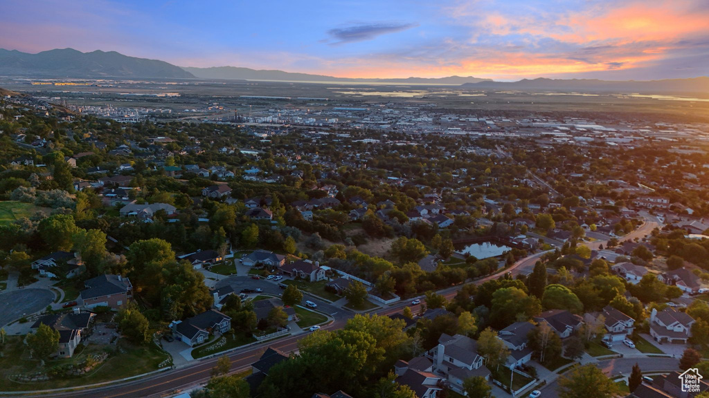 219 DEERHOLLOW CIR North Salt Lake, UT 84054