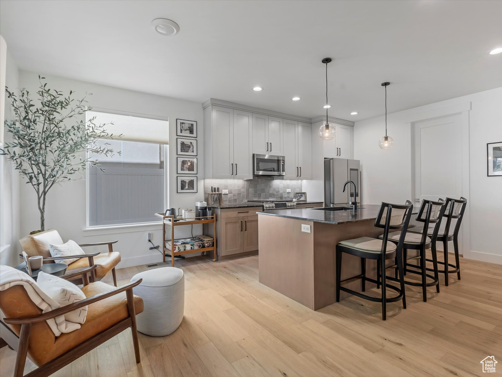 1783 E BERMONDSEY CT Holladay, UT 84117