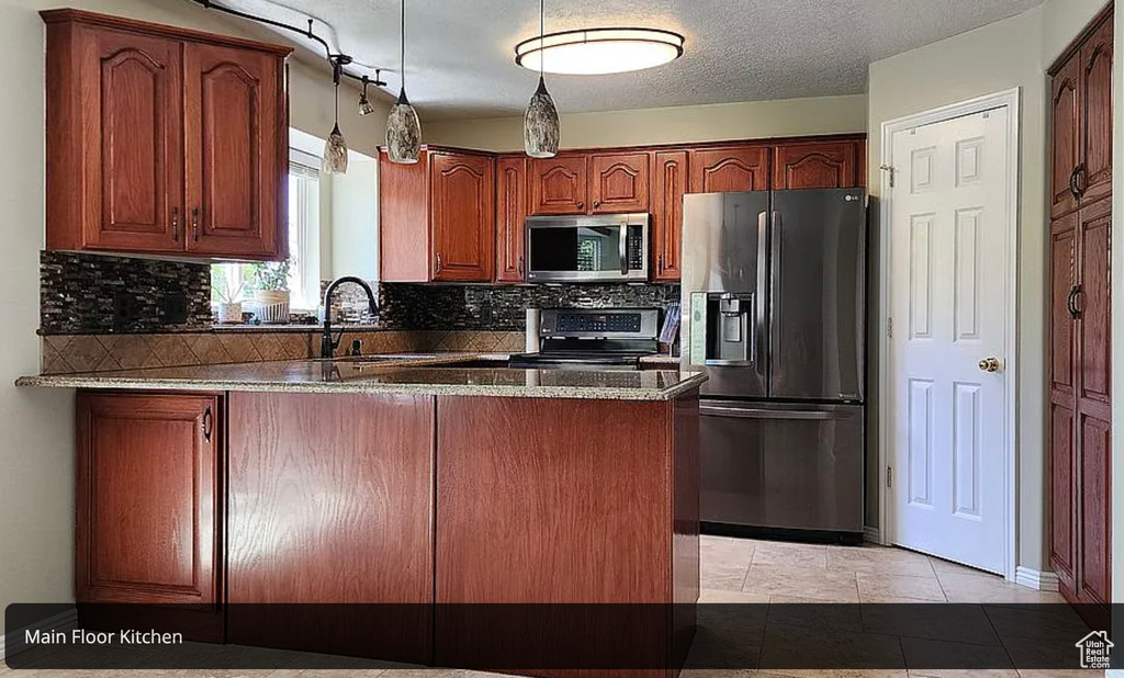 823 CREEK LN Farmington, UT 84025