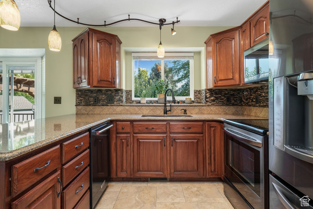 823 CREEK LN Farmington, UT 84025