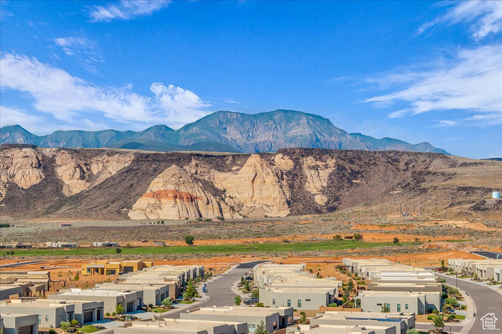 1445 W FIREPIT KNOLL DR St George, UT 84770