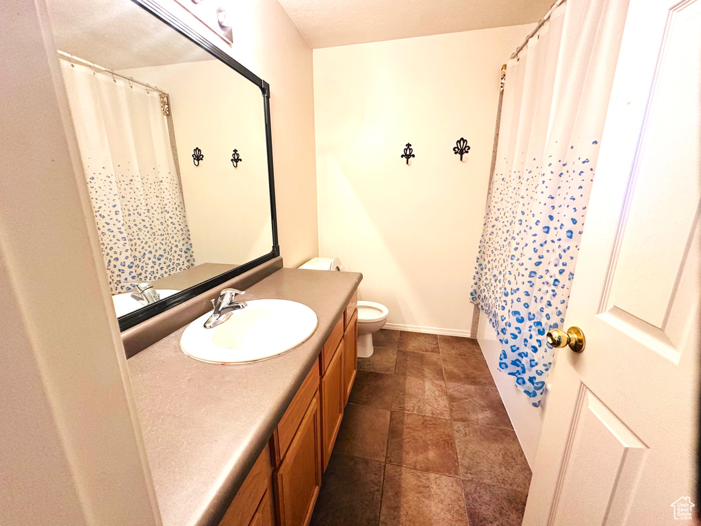2592 W 2650 N Clinton, UT 84015