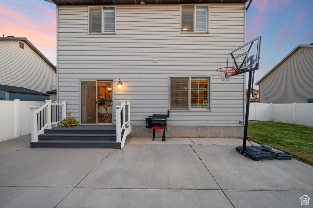 986 W FARNHAM DR North Salt Lake, UT 84054