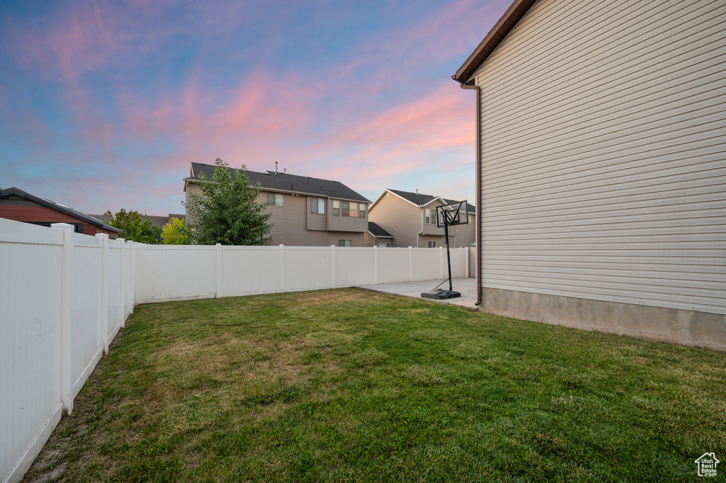986 W FARNHAM DR North Salt Lake, UT 84054