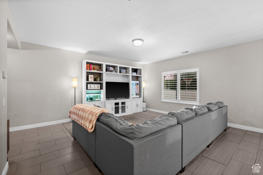 986 W FARNHAM DR North Salt Lake, UT 84054