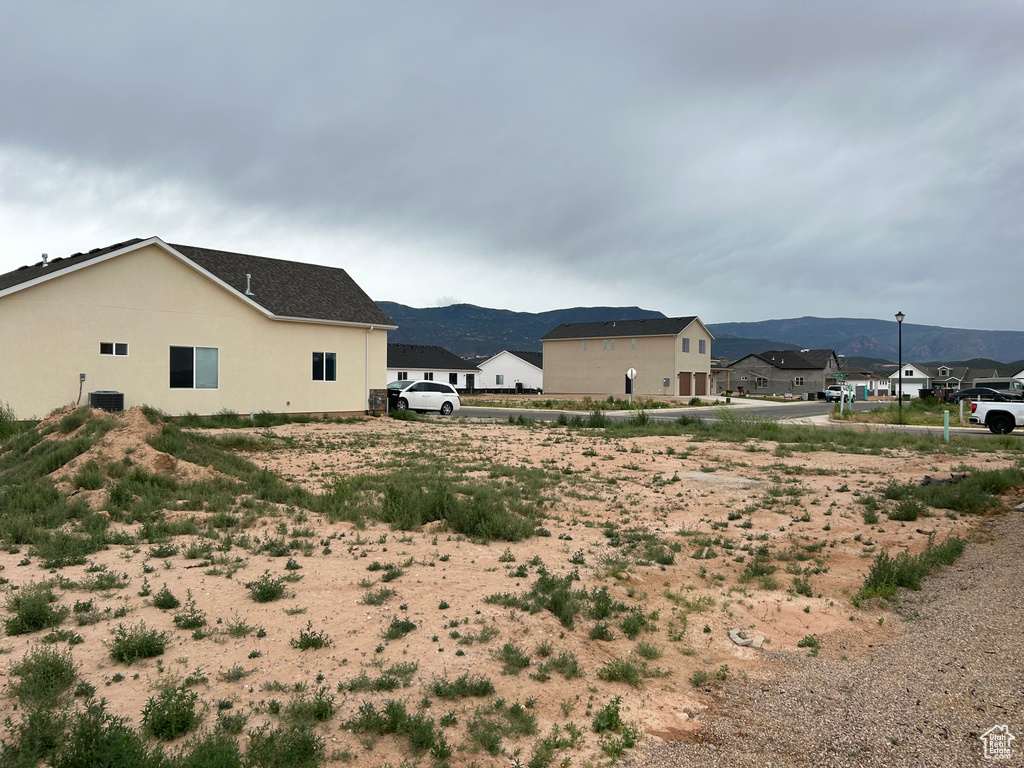 View of yard featuring a mountain view