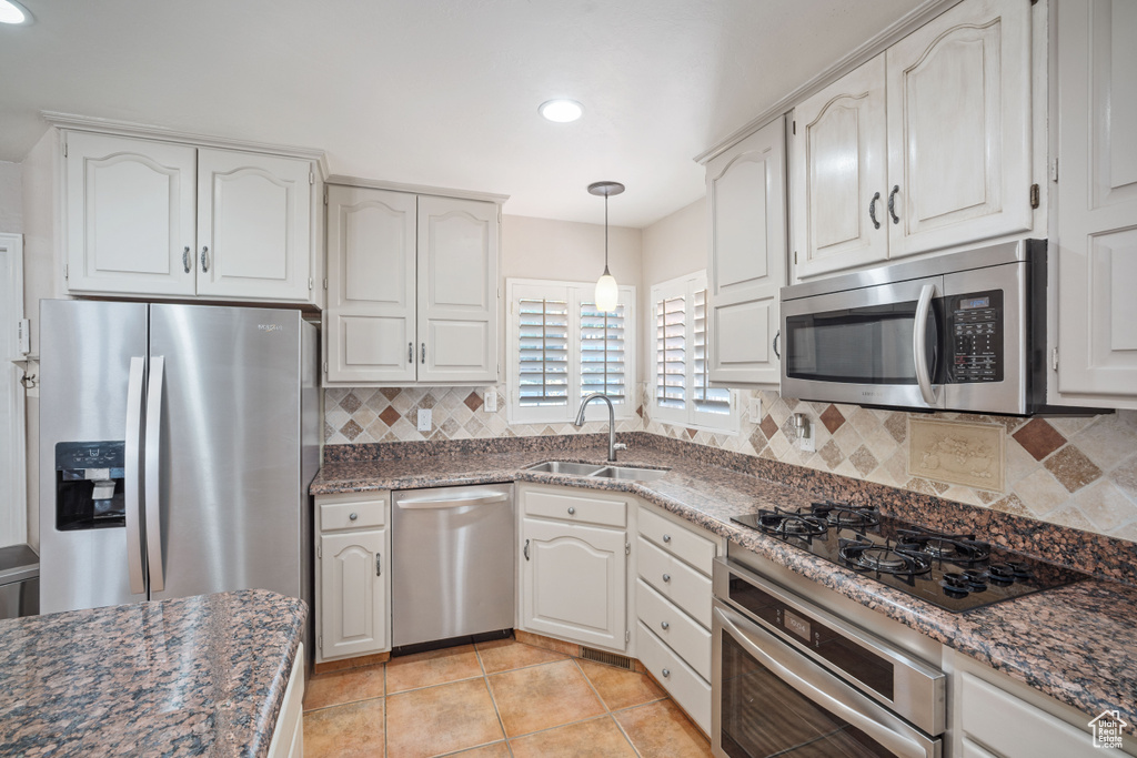 967 E EAGLEWOOD DR North Salt Lake, UT 84054
