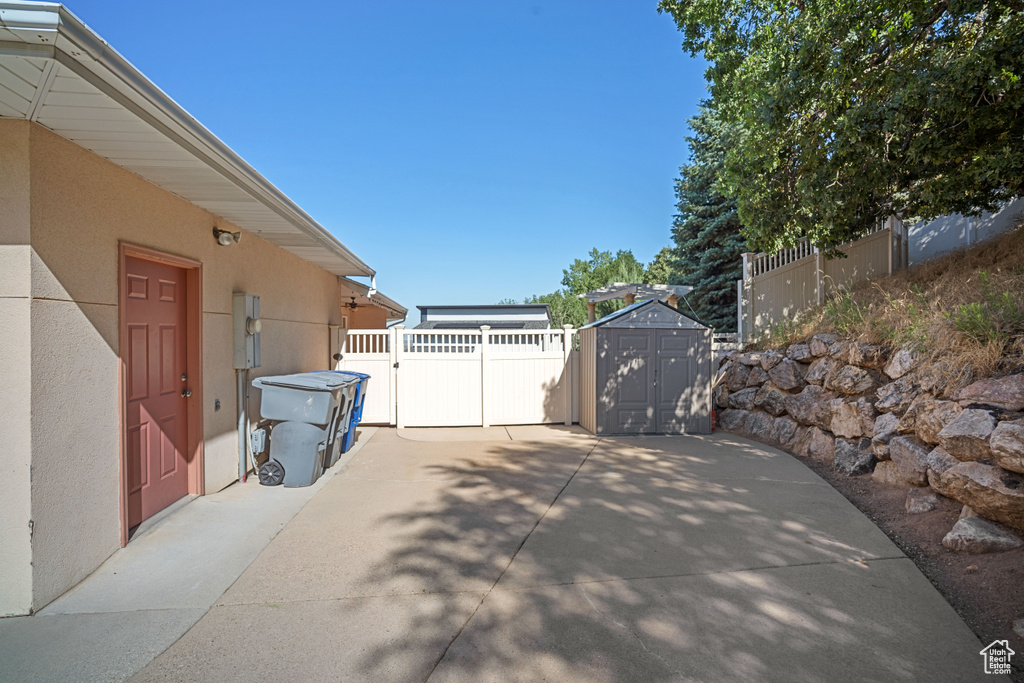 967 E EAGLEWOOD DR North Salt Lake, UT 84054