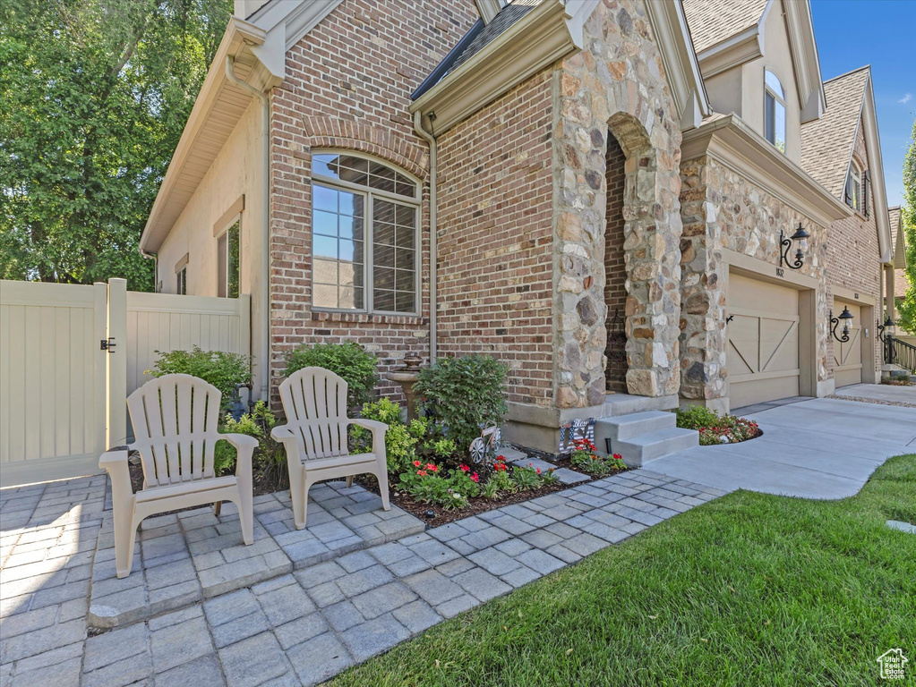 View of patio / terrace with driveway