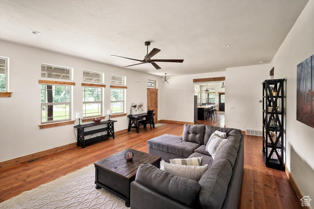 8817 E MOUNTAIN VALLEY DR Huntsville, UT 84317