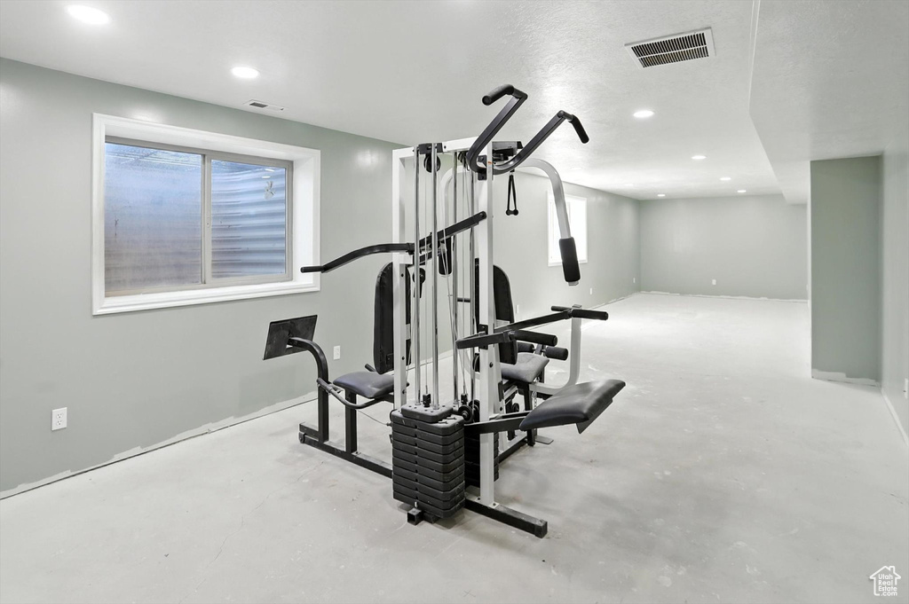 Exercise room with recessed lighting