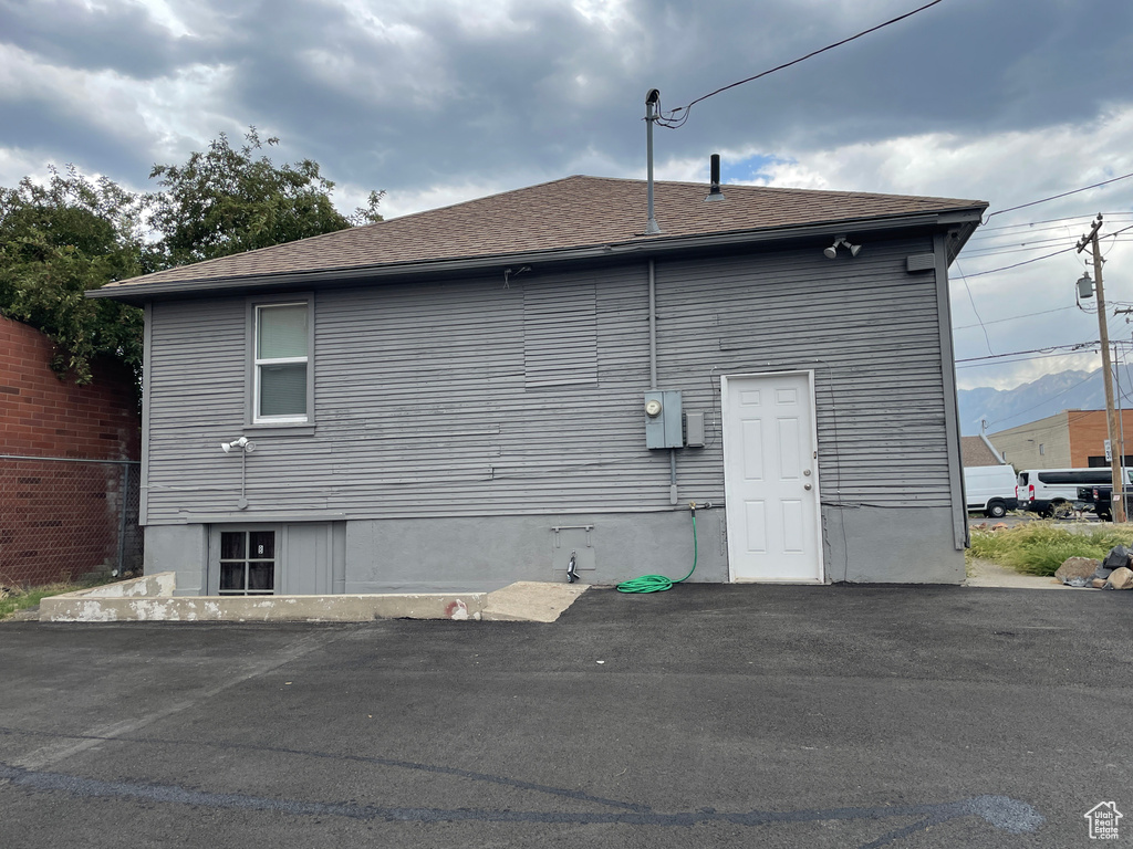 View of side of home
