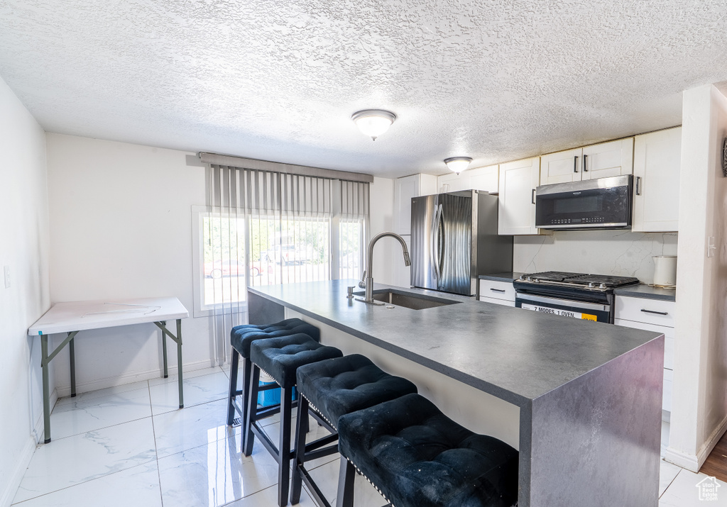 Photo 2 for MLS #2097675 at 190 Kings Ct