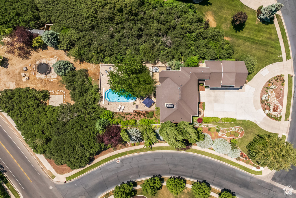 Aerial view of property\'s location featuring a pool