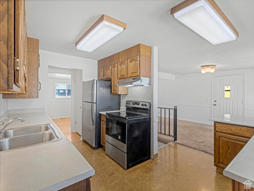 828 E HIBISCUS AVE Sandy, UT 84094