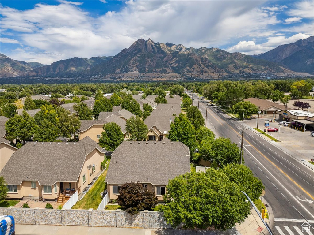 5588 S FARM HILL DR Salt Lake City, UT 84117