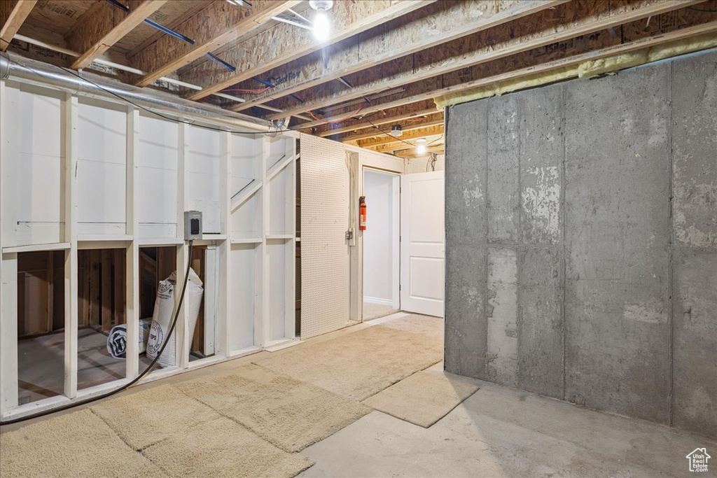 5588 S FARM HILL DR Salt Lake City, UT 84117