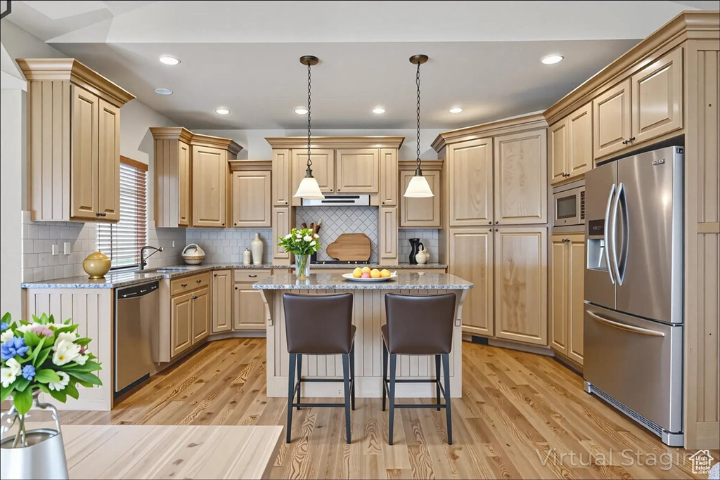 5588 S FARM HILL DR Salt Lake City, UT 84117