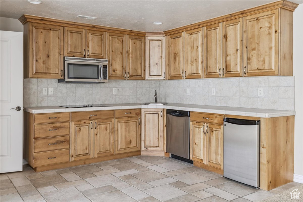 5588 S FARM HILL DR Salt Lake City, UT 84117