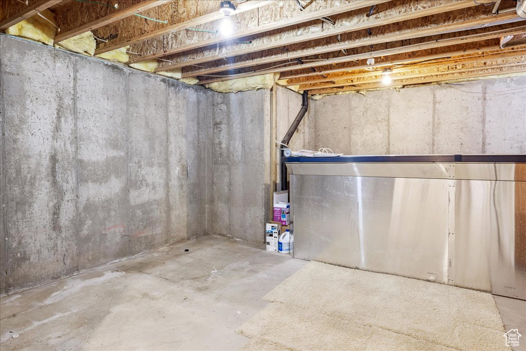 5588 S FARM HILL DR Salt Lake City, UT 84117