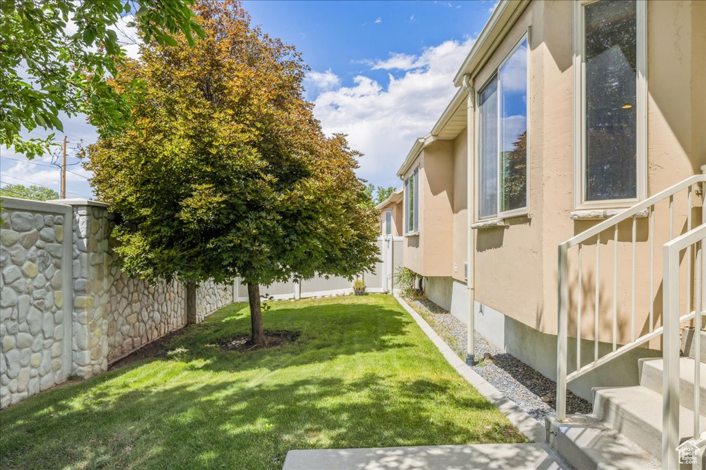 5588 S FARM HILL DR Salt Lake City, UT 84117