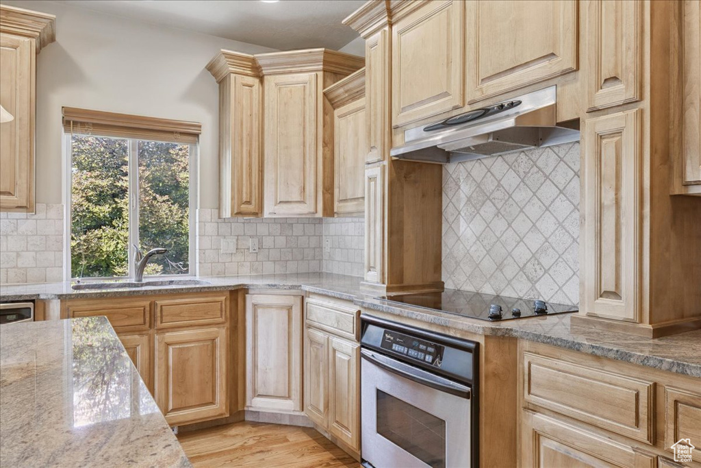 5588 S FARM HILL DR Salt Lake City, UT 84117