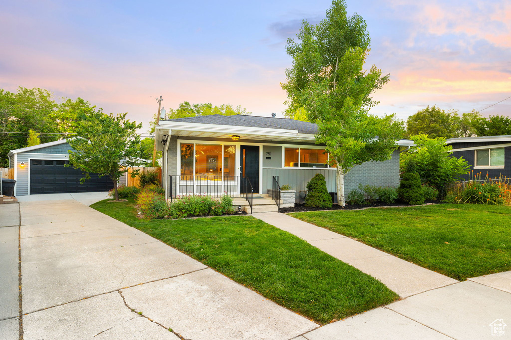 751 E LAKE CIR Millcreek, UT 84106