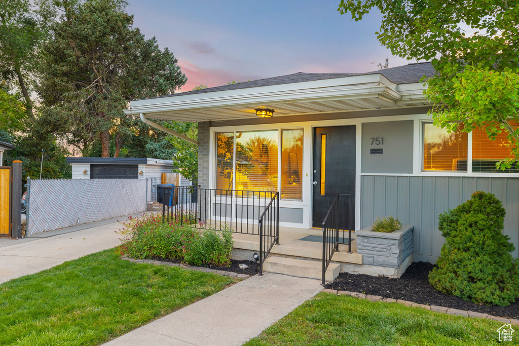 751 E LAKE CIR Millcreek, UT 84106