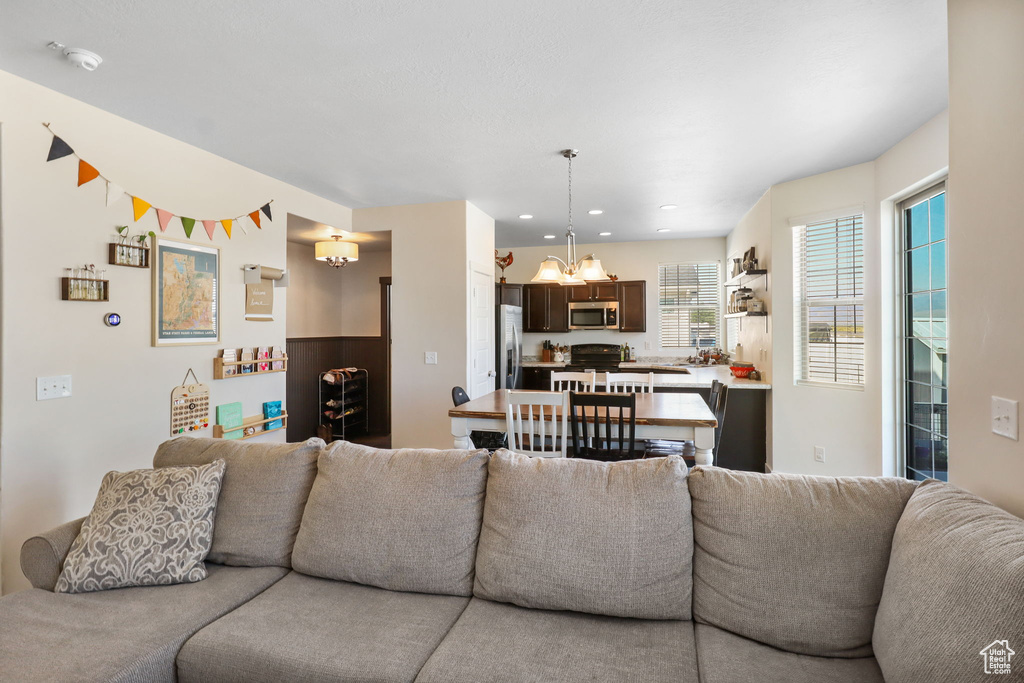 640 W FIRESIDE LN Stansbury Park, UT 84074
