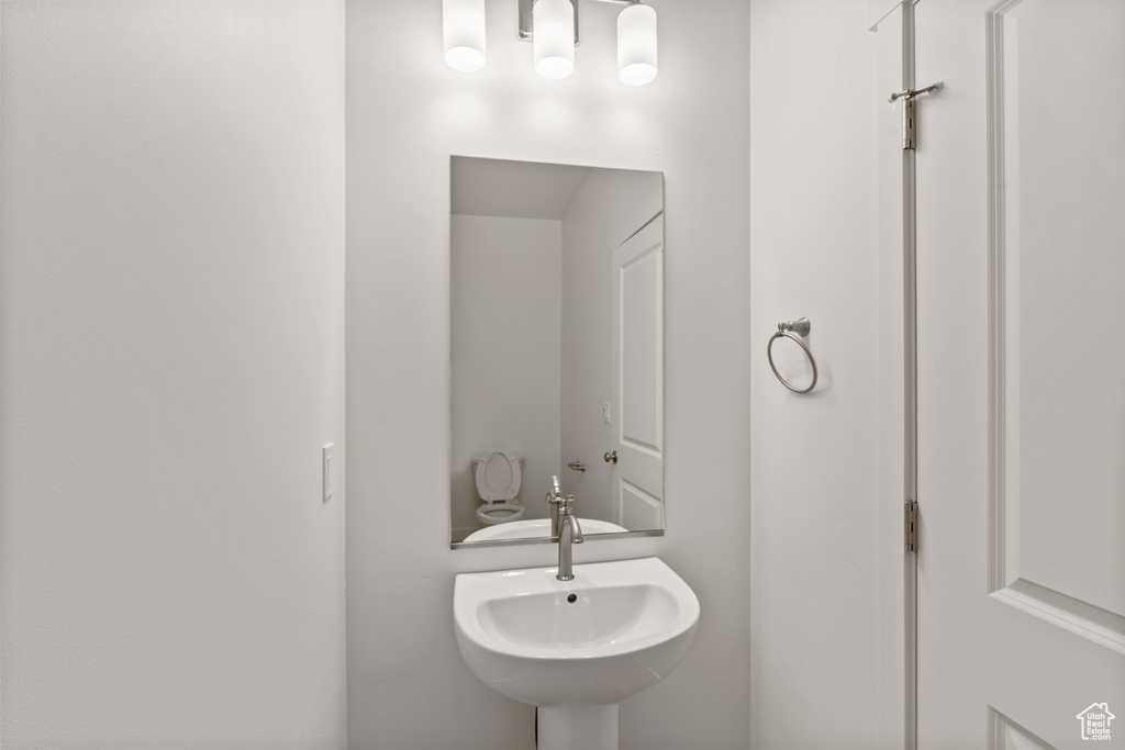 Bathroom with a sink