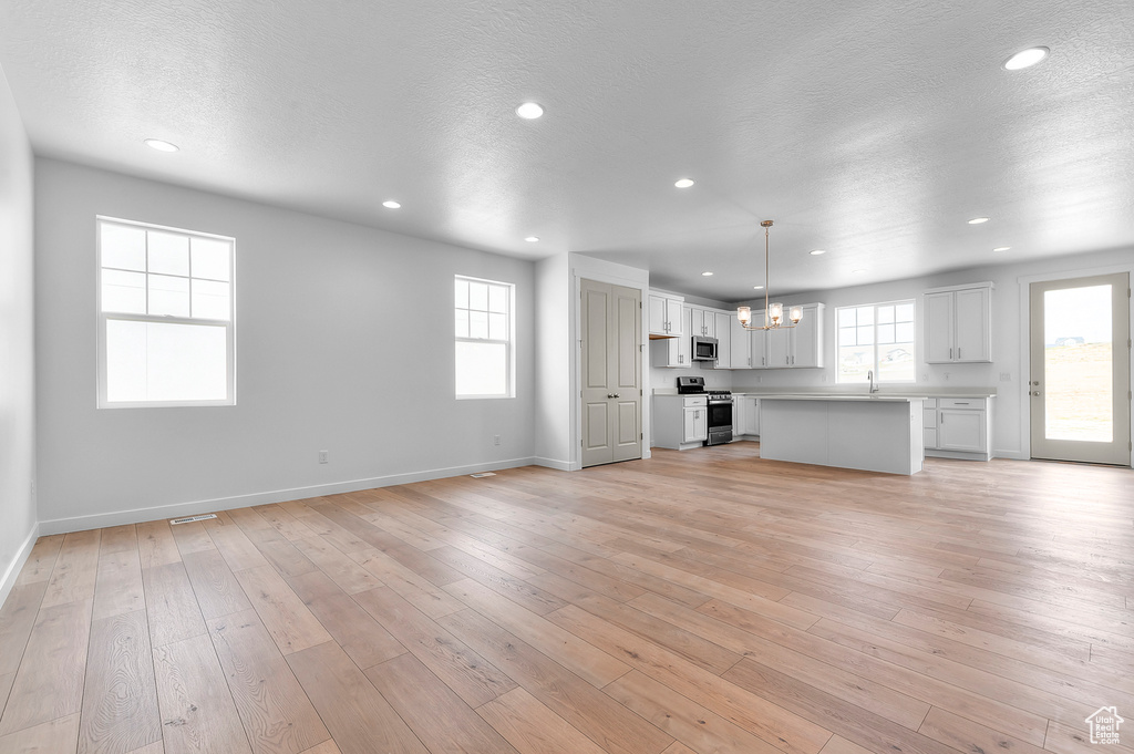 1867 E MOHO MTN Eagle Mountain, UT 84005
